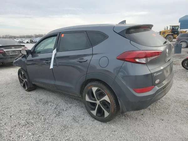 KM8J33AL2JU767540 2018 HYUNDAI TUCSON - Image 2