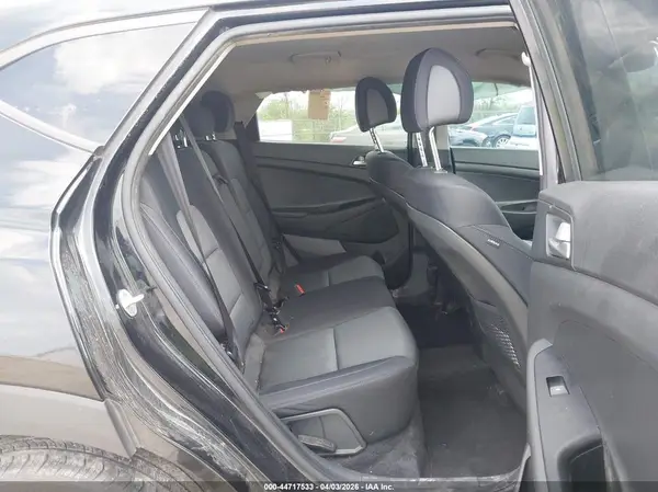KM8J33AL2JU801234 2018 HYUNDAI TUCSON - Image 8