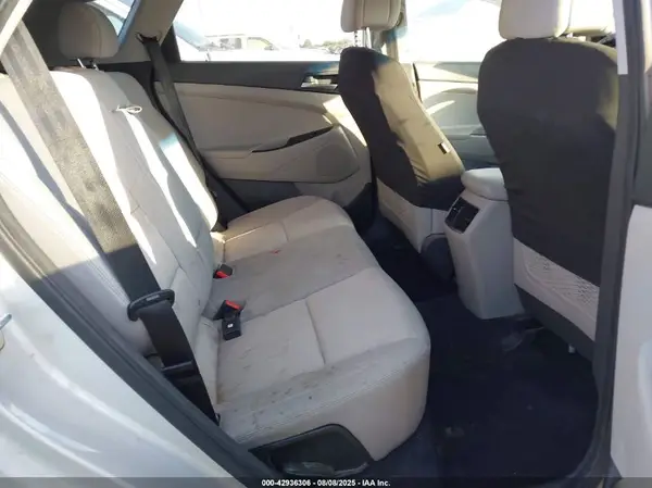 KM8J33AL2JU806692 2018 HYUNDAI TUCSON - Image 8