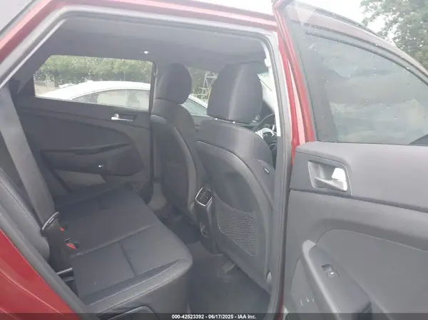 KM8J33AL2KU009618 2019 HYUNDAI TUCSON - Image 8