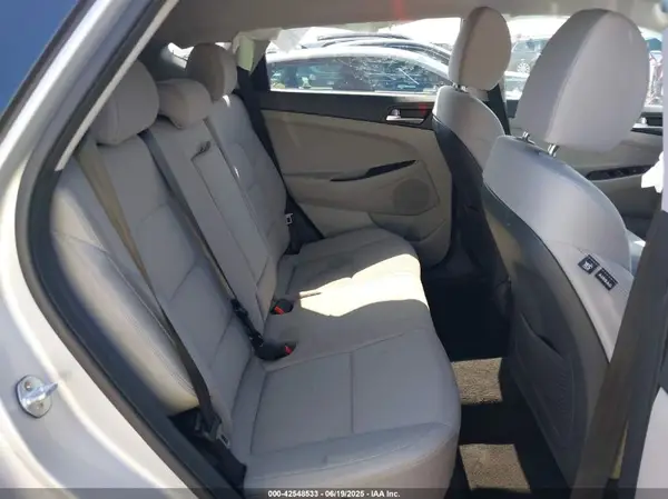 KM8J33AL2KU931922 2019 HYUNDAI TUCSON - Image 8