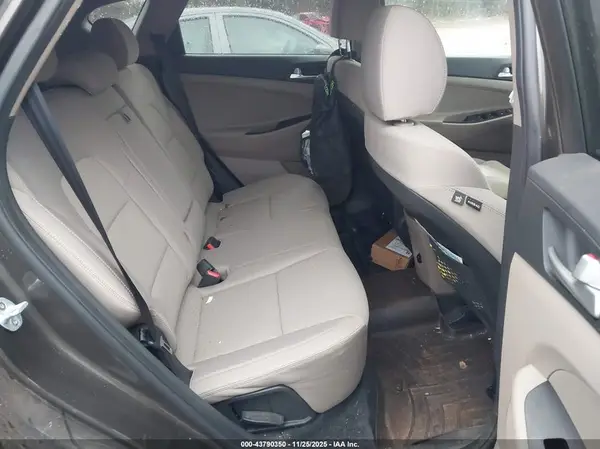 KM8J33AL2KU952754 2019 HYUNDAI TUCSON - Image 8