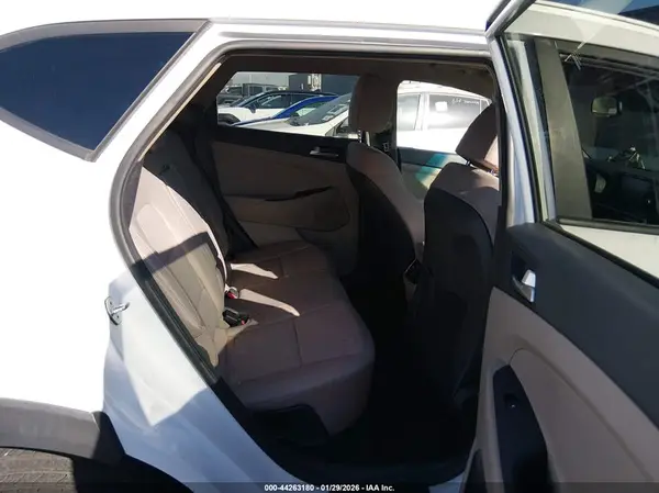 KM8J33AL2KU982837 2019 HYUNDAI TUCSON - Image 8