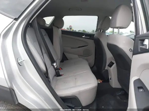 KM8J33AL2LU157527 2020 HYUNDAI TUCSON - Image 8