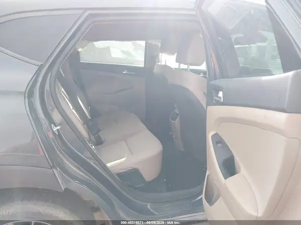 KM8J33AL2LU208864 2020 HYUNDAI TUCSON - Image 8