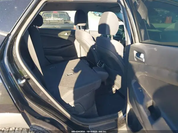 KM8J33AL2MU302678 2021 HYUNDAI TUCSON - Image 8