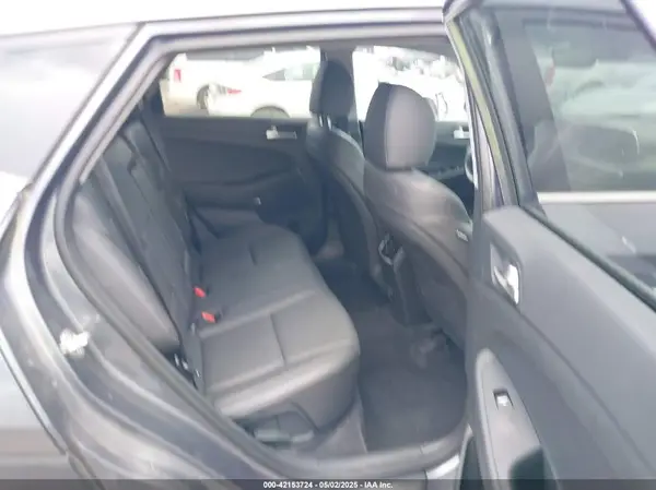 KM8J33AL2MU325832 2021 HYUNDAI TUCSON - Image 8