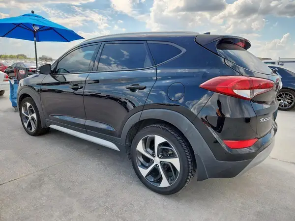 KM8J33AL3JU744042 2018 HYUNDAI TUCSON - Image 2