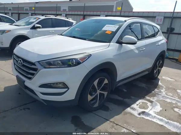 KM8J33AL3JU801209 2018 HYUNDAI TUCSON - Image 2