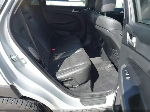 KM8J33AL3KU032471 2019 HYUNDAI TUCSON - Image 8