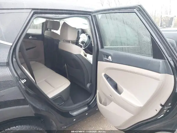 KM8J33AL3KU857345 2019 HYUNDAI TUCSON - Image 8