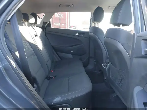 KM8J33AL3KU860827 2019 HYUNDAI TUCSON - Image 8