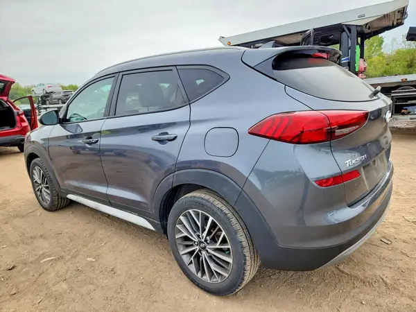 KM8J33AL3KU897408 2019 HYUNDAI TUCSON - Image 2