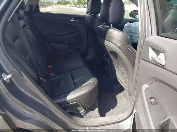 KM8J33AL3KU984368 2019 HYUNDAI TUCSON - Image 8