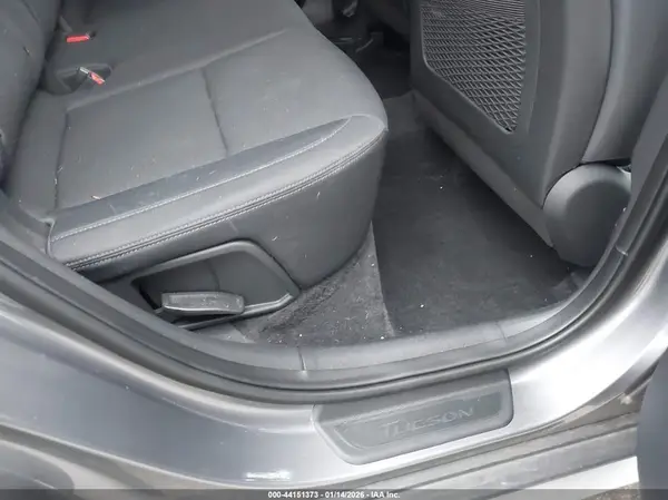 KM8J33AL3MU304083 2021 HYUNDAI TUCSON - Image 8