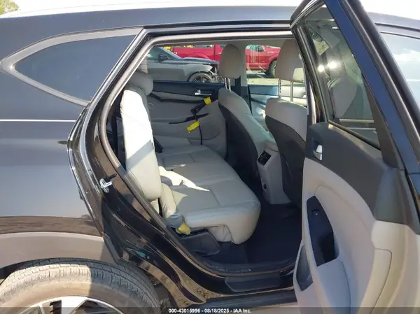 KM8J33AL3MU306500 2021 HYUNDAI TUCSON - Image 8