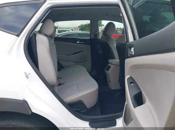 KM8J33AL3MU318520 2021 HYUNDAI TUCSON - Image 8