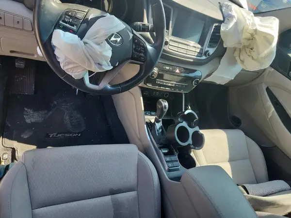 KM8J33AL4JU759794 2018 HYUNDAI TUCSON - Image 8