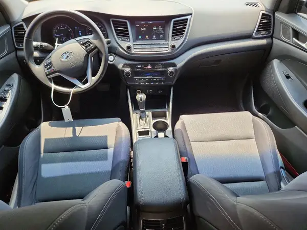 KM8J33AL4JU817855 2018 HYUNDAI TUCSON - Image 8
