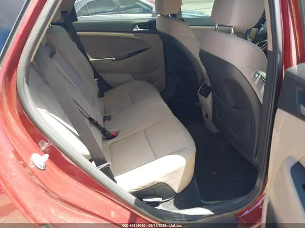 KM8J33AL4KU013654 2019 HYUNDAI TUCSON - Image 8