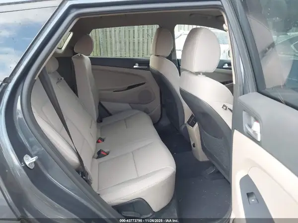 KM8J33AL4KU035685 2019 HYUNDAI TUCSON - Image 8