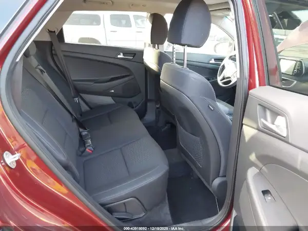 KM8J33AL4KU923952 2019 HYUNDAI TUCSON - Image 8