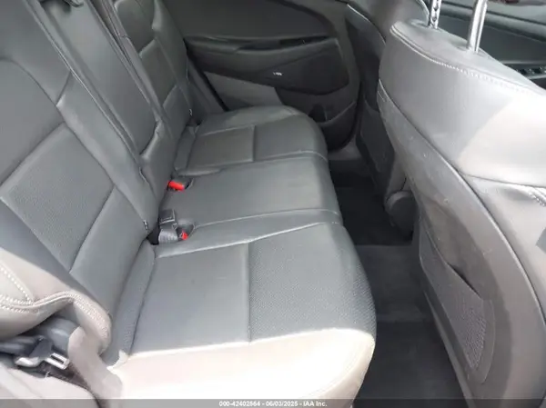 KM8J33AL4KU923983 2019 HYUNDAI TUCSON - Image 8