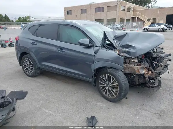 KM8J33AL4KU951962 2019 HYUNDAI TUCSON - Image 1
