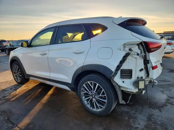 KM8J33AL4KU977736 2019 HYUNDAI TUCSON - Image 2