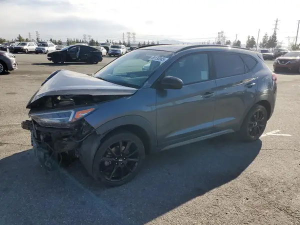 KM8J33AL4KU988588 2019 HYUNDAI TUCSON - Image 1