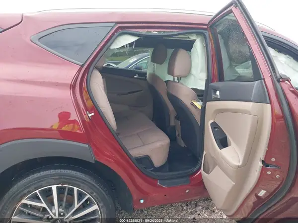 KM8J33AL4KU994195 2019 HYUNDAI TUCSON - Image 8