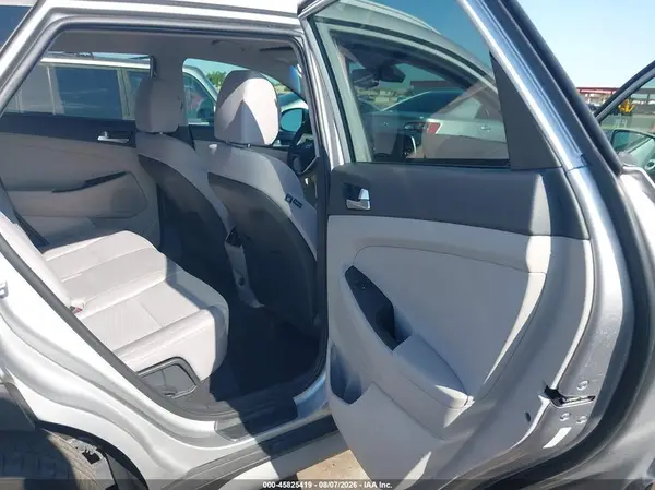 KM8J33AL4LU211684 2020 HYUNDAI TUCSON - Image 8