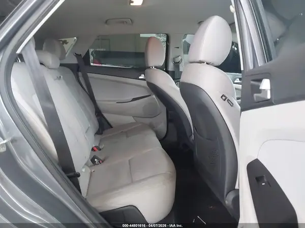 KM8J33AL4MU289819 2021 HYUNDAI TUCSON - Image 8