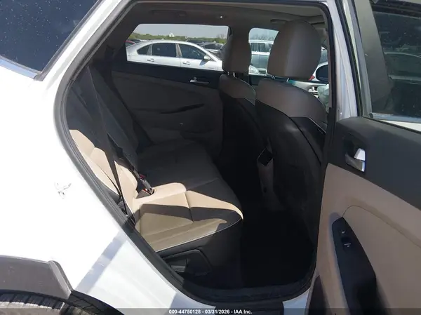 KM8J33AL4MU304707 2021 HYUNDAI TUCSON - Image 8