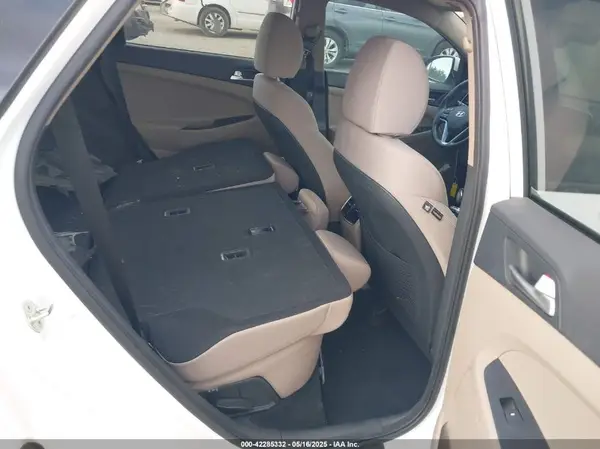 KM8J33AL4MU313925 2021 HYUNDAI TUCSON - Image 8