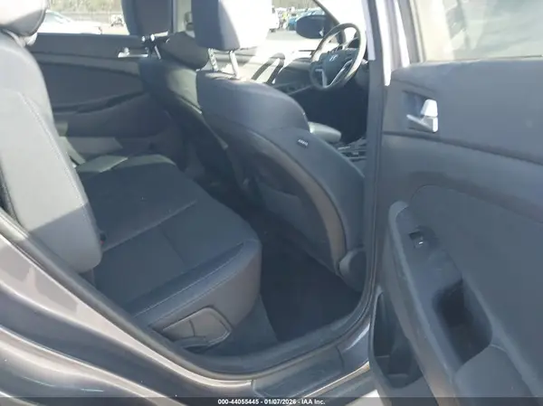 KM8J33AL4MU366186 2021 HYUNDAI TUCSON - Image 8