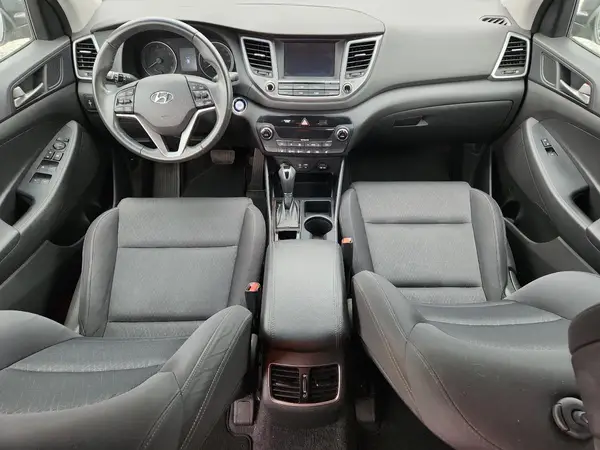 KM8J33AL5JU736251 2018 HYUNDAI TUCSON - Image 8