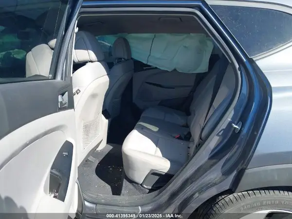 KM8J33AL5JU770092 2018 HYUNDAI TUCSON - Image 8