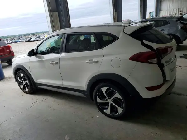 KM8J33AL5JU771016 2018 HYUNDAI TUCSON - Image 2