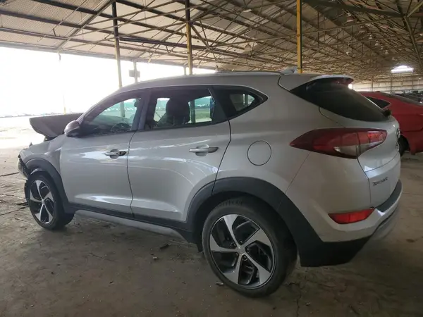 KM8J33AL5JU800370 2018 HYUNDAI TUCSON - Image 2
