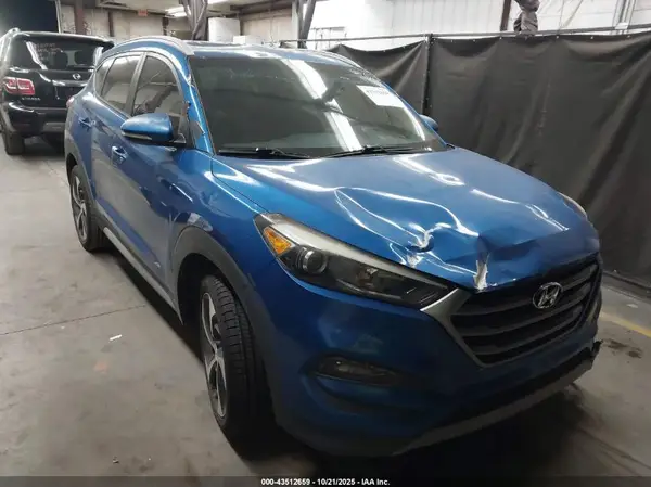 KM8J33AL5JU800546 2018 HYUNDAI TUCSON - Image 1