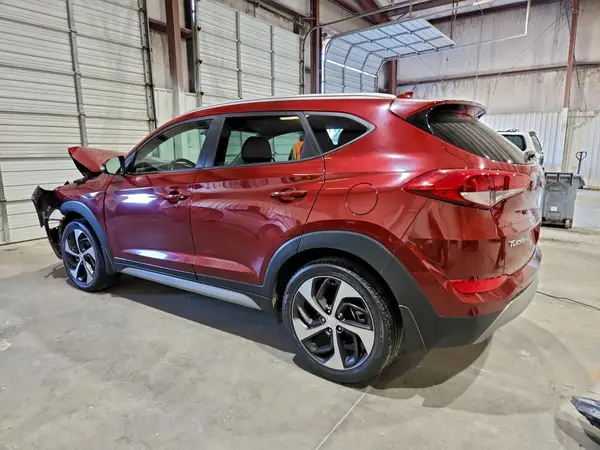 KM8J33AL5JU824930 2018 HYUNDAI TUCSON - Image 2