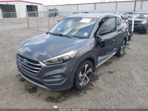 KM8J33AL5JU825172 2018 HYUNDAI TUCSON - Image 2