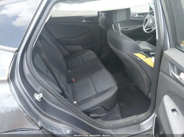 KM8J33AL5JU825172 2018 HYUNDAI TUCSON - Image 8