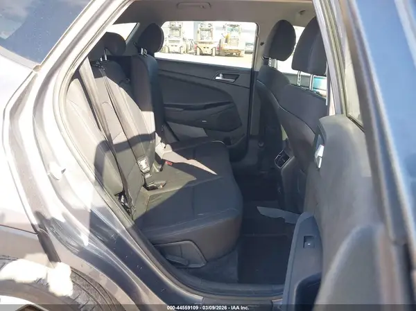 KM8J33AL5KU045058 2019 HYUNDAI TUCSON - Image 8