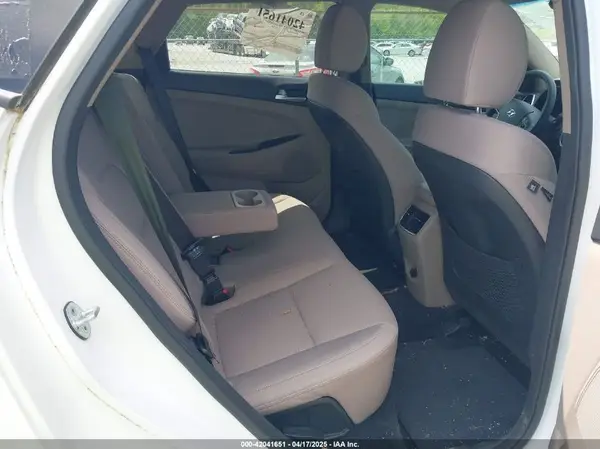 KM8J33AL5KU066119 2019 HYUNDAI TUCSON - Image 8