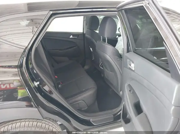 KM8J33AL5KU847920 2019 HYUNDAI TUCSON - Image 8
