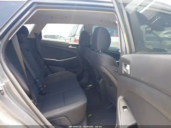 KM8J33AL5KU901166 2019 HYUNDAI TUCSON - Image 8
