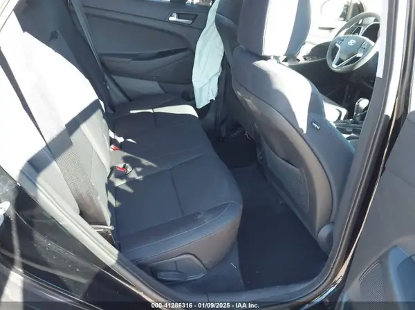 KM8J33AL5KU902933 2019 HYUNDAI TUCSON - Image 8