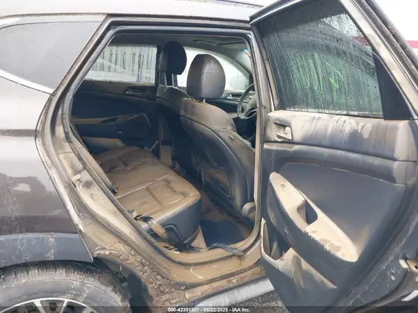 KM8J33AL5KU904519 2019 HYUNDAI TUCSON - Image 8
